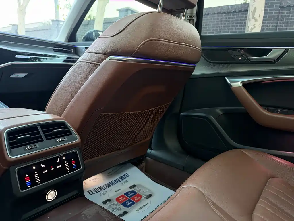 Audi A6L — миниатюра 10