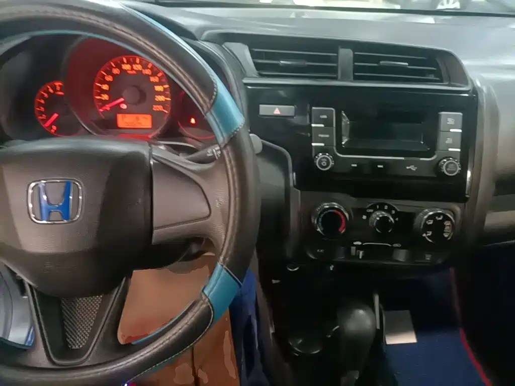 Honda Fit — миниатюра 10