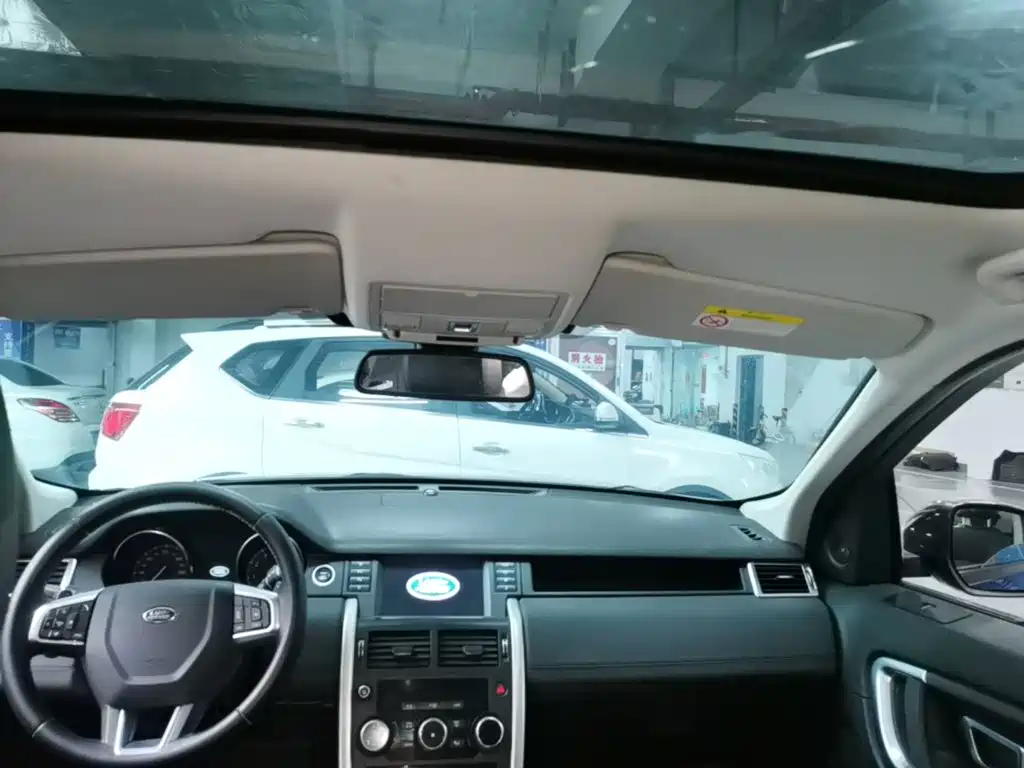 Land Rover Discovery Sport — миниатюра 18
