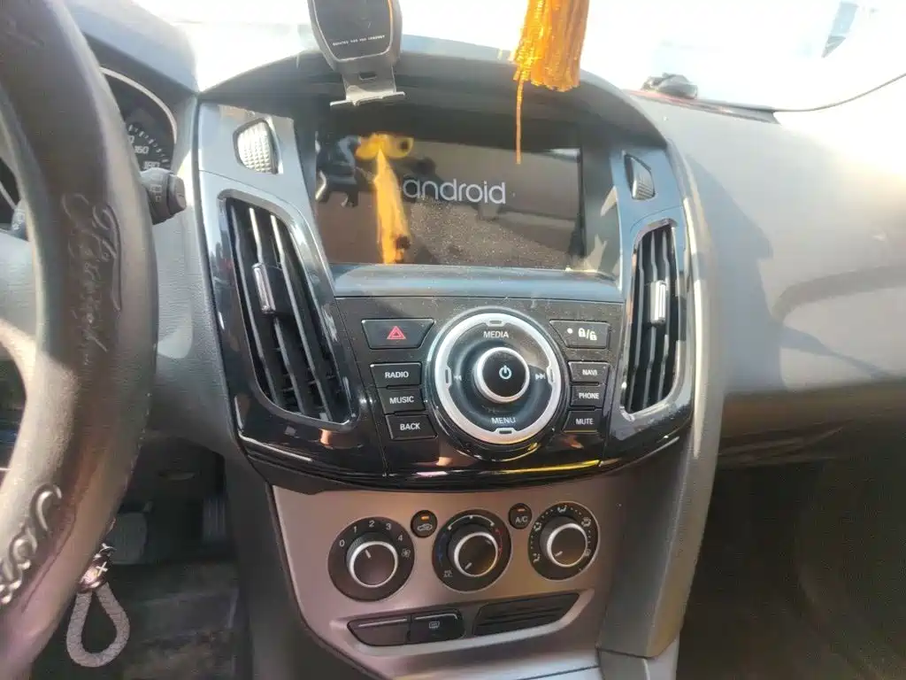 Ford Focus — миниатюра 6