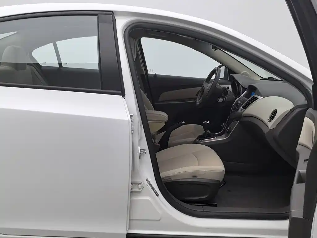 Chevrolet Cruze — миниатюра 23
