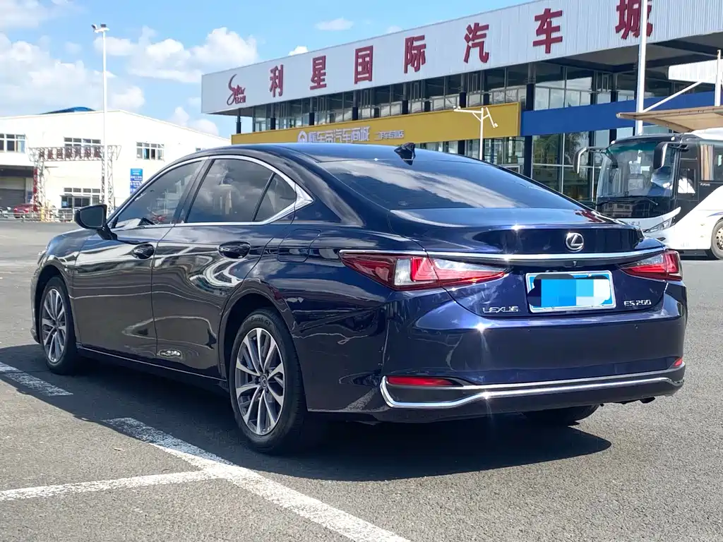 Lexus ES — миниатюра 4