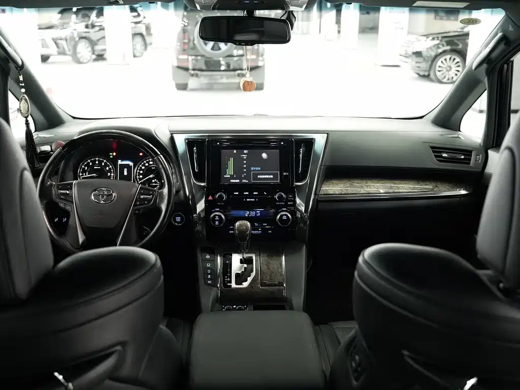 Toyota Alphard 2018 3.5L Luxury