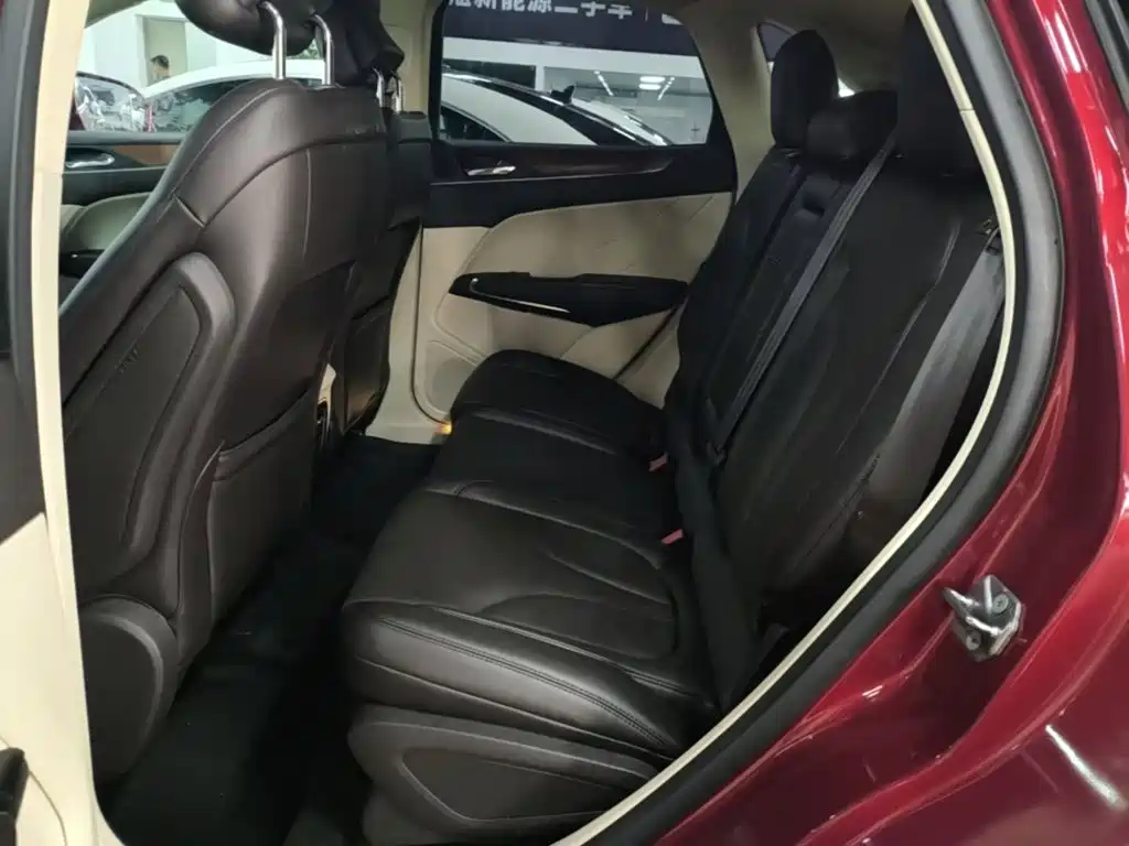 Lincoln MKC — миниатюра 17