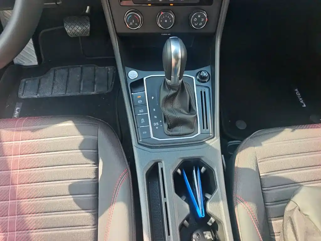 Volkswagen Lavida — миниатюра 14