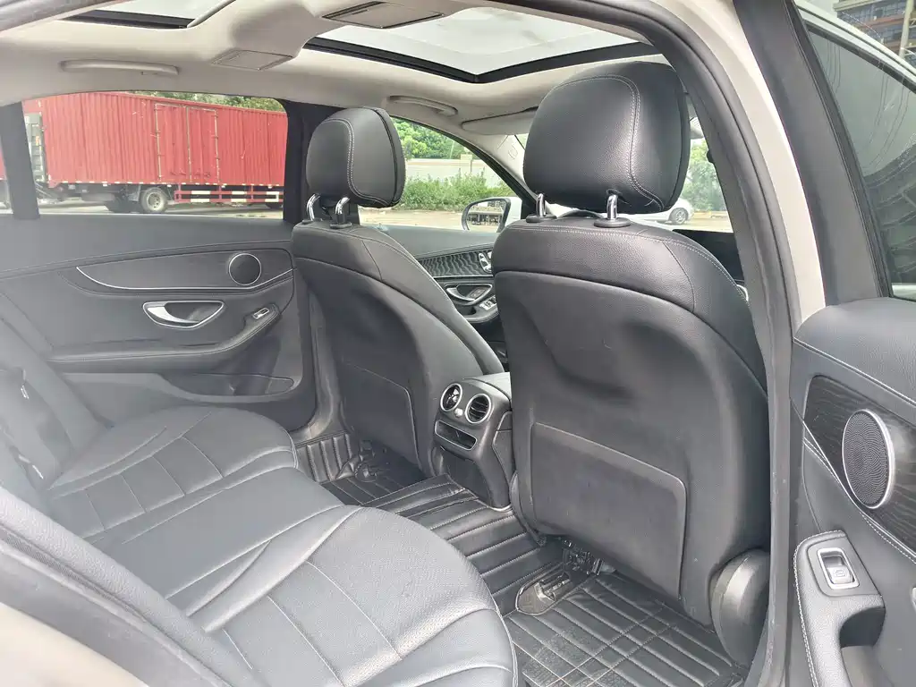 Mercedes-Benz C-Class — миниатюра 11