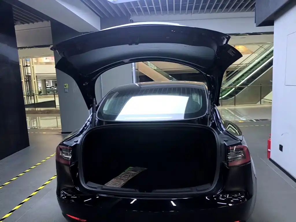 Tesla Model 3 2022 — фото 18