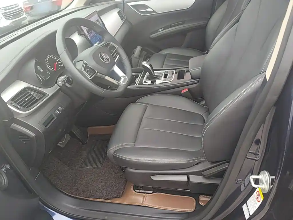 BYD MAX — миниатюра 15