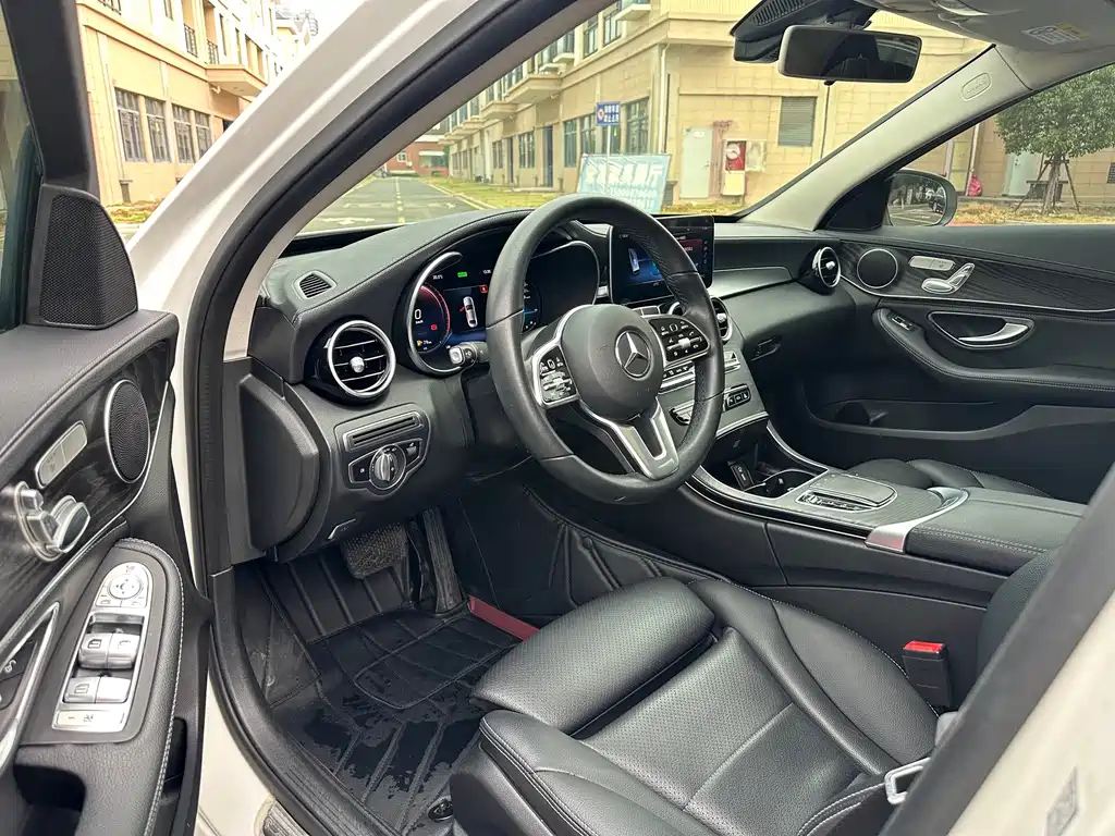 Mercedes-Benz C-Class — миниатюра 4