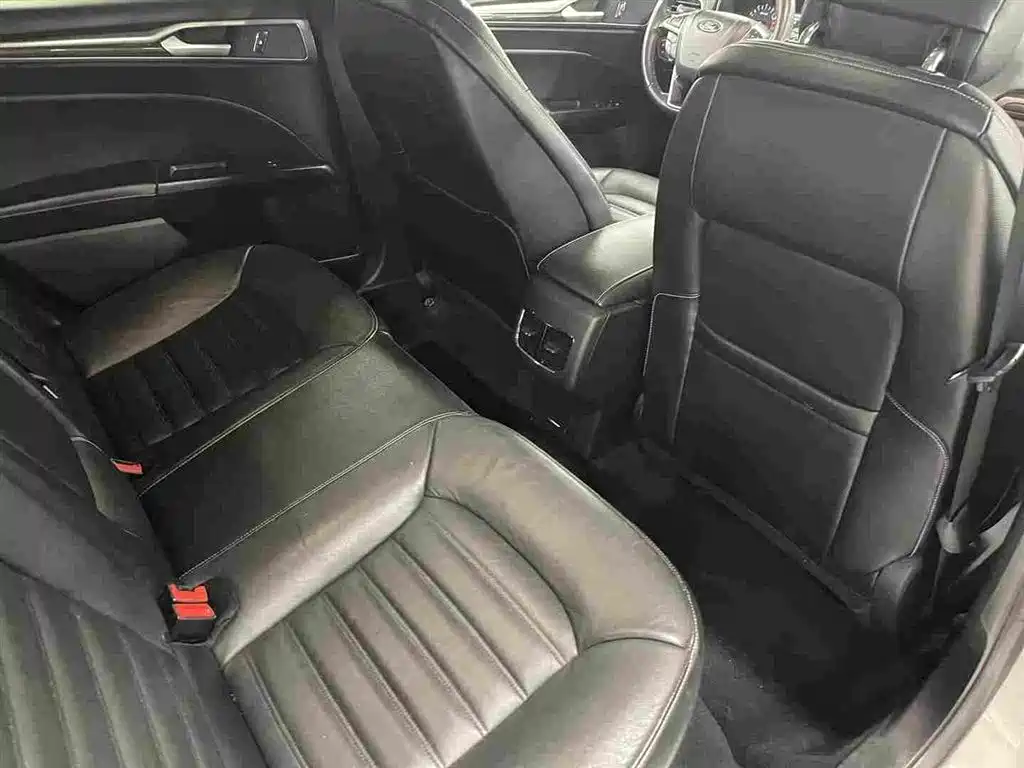 Ford Mondeo — миниатюра 13
