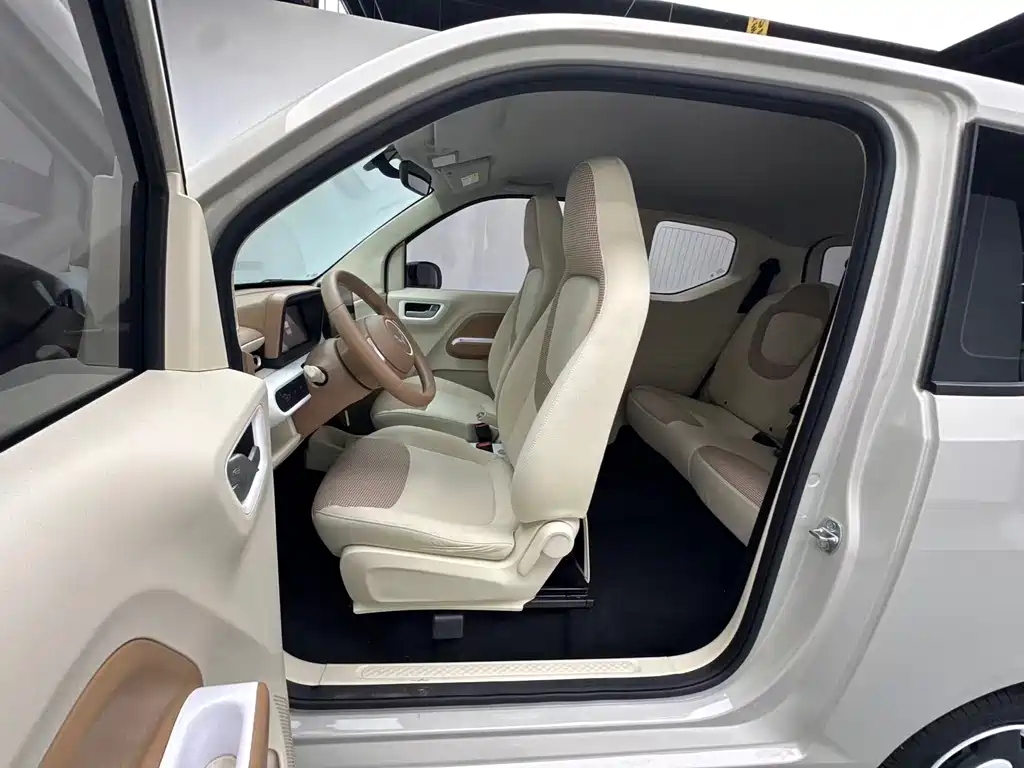 Wuling MINIEV — миниатюра 6