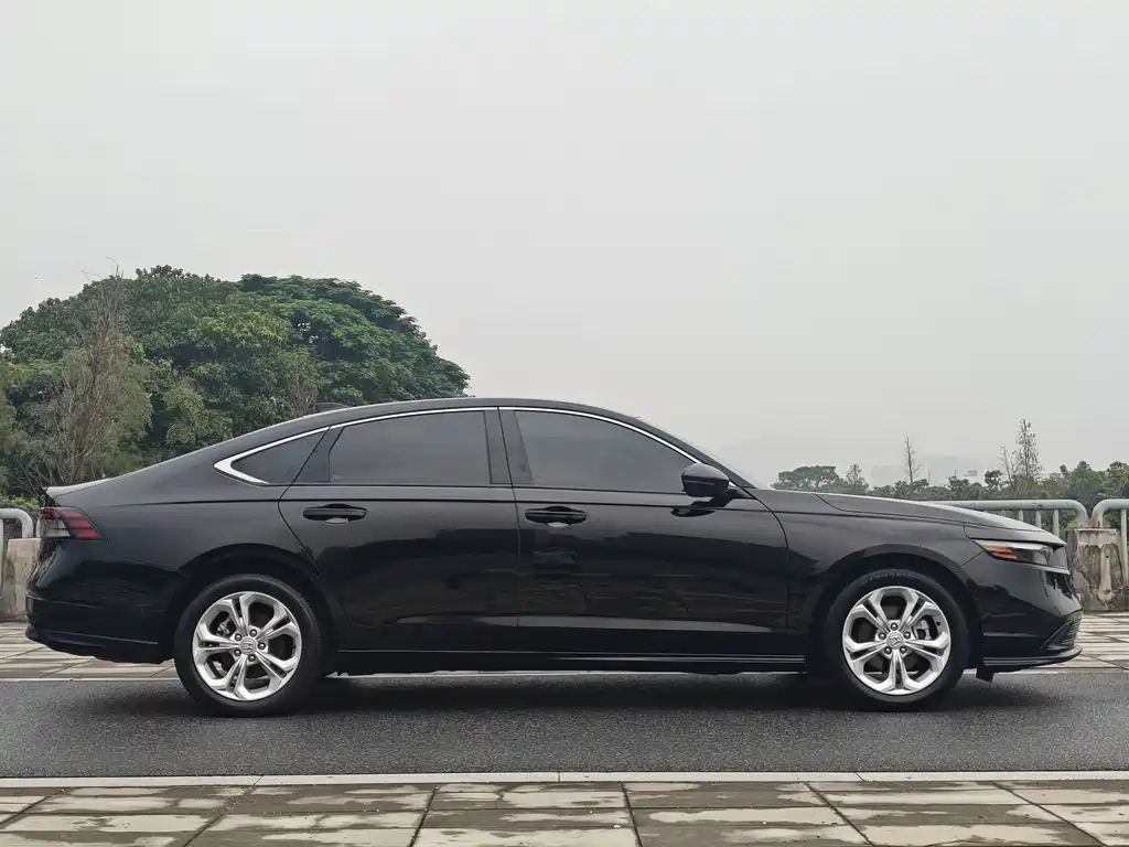 Honda Accord — миниатюра 4