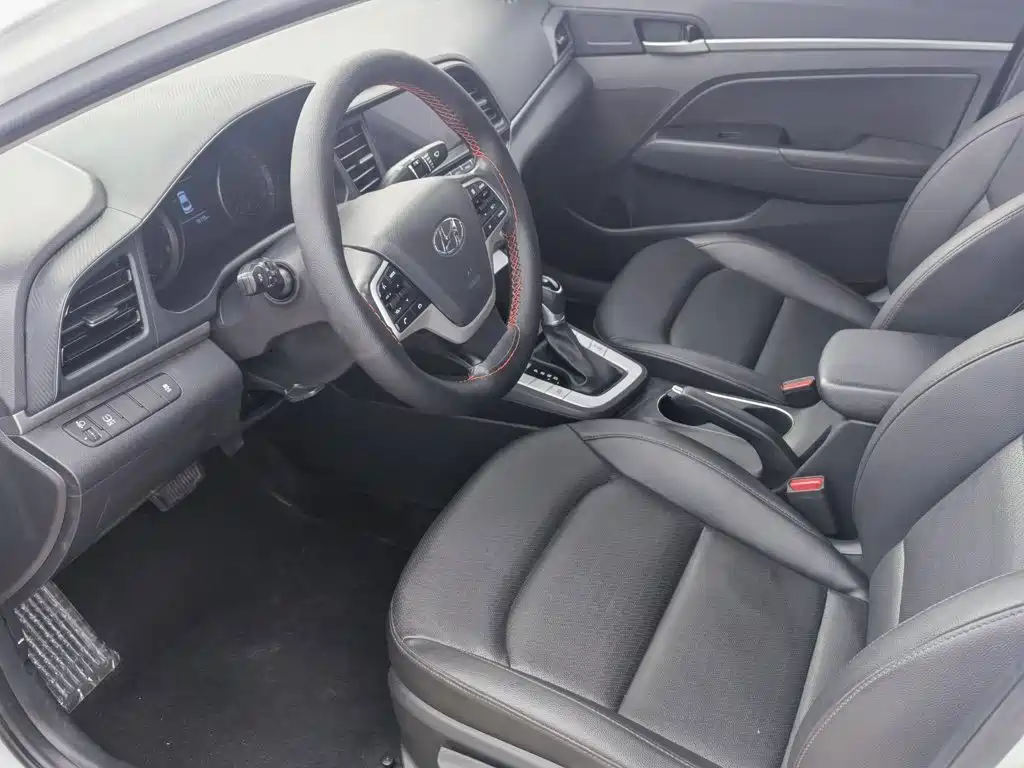 Hyundai Elantra — миниатюра 9