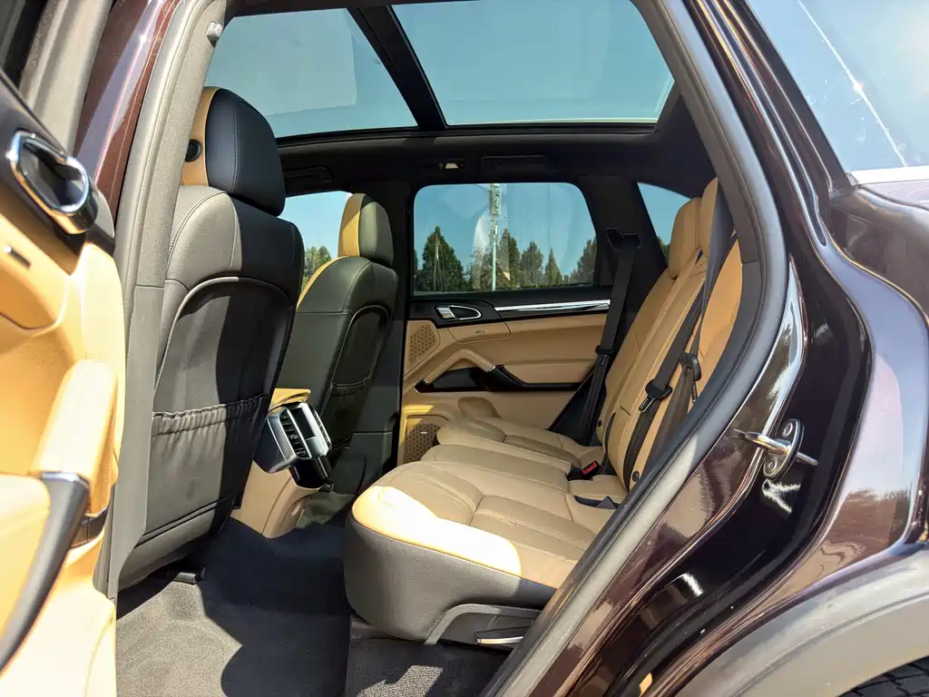 Porsche Cayenne Hybrid — миниатюра 6