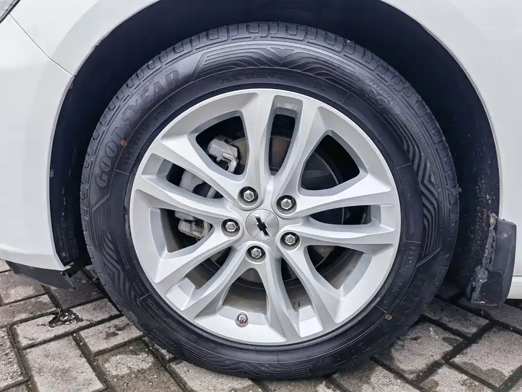 Chevrolet Malibu XL — миниатюра 14
