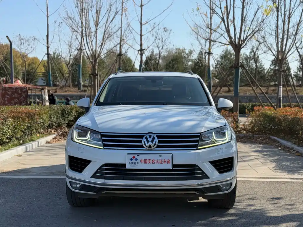VOLKSWAGEN TOUAREG