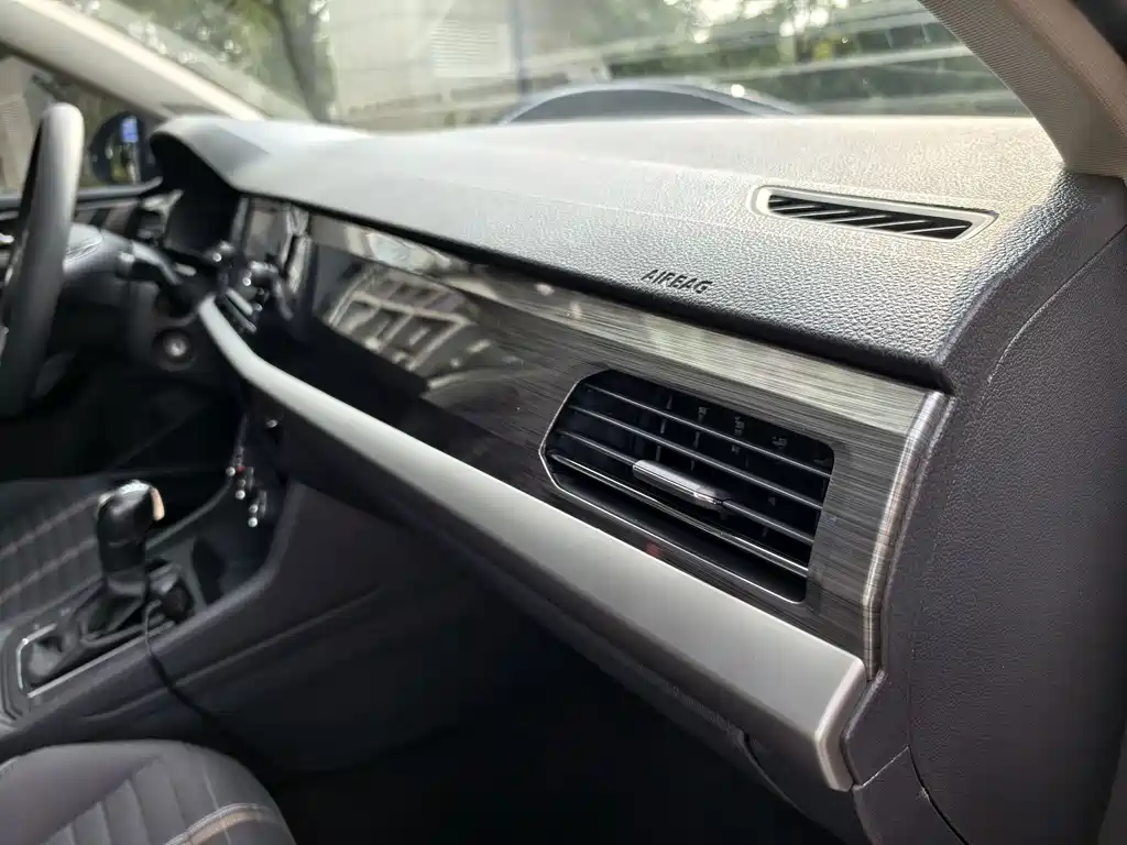 Volkswagen Lavida — миниатюра 15