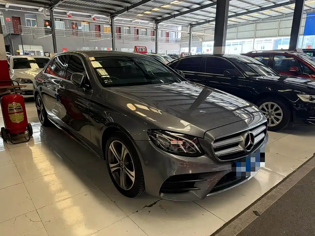 Mercedes-Benz E-Class — миниатюра 3