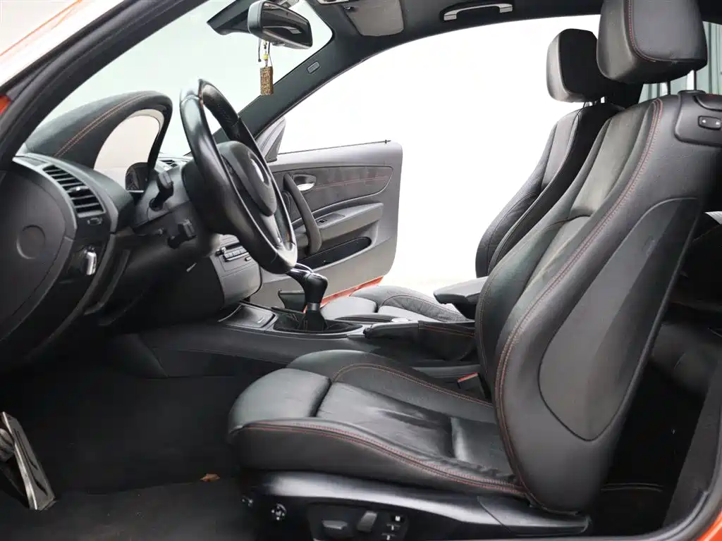 BMW 1 M 2011 1M Coupe