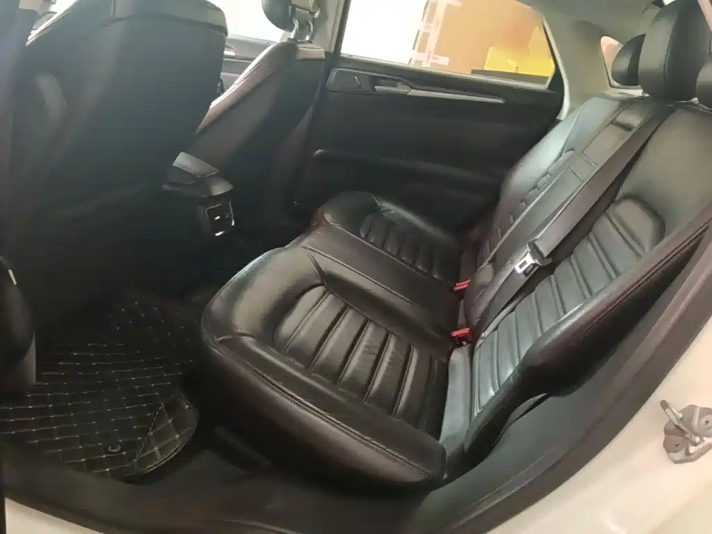 Ford Mondeo — миниатюра 17