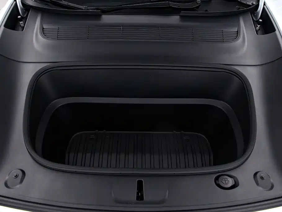 Tesla Model Y — миниатюра 18