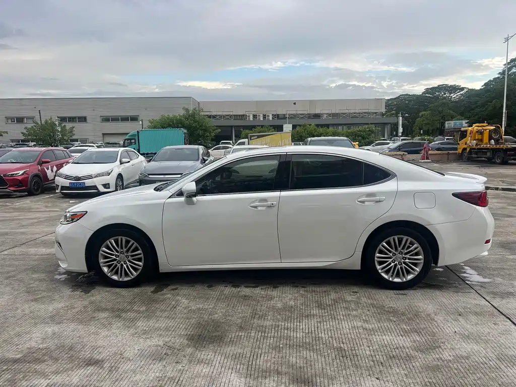 Lexus ES 2015 200 Elite