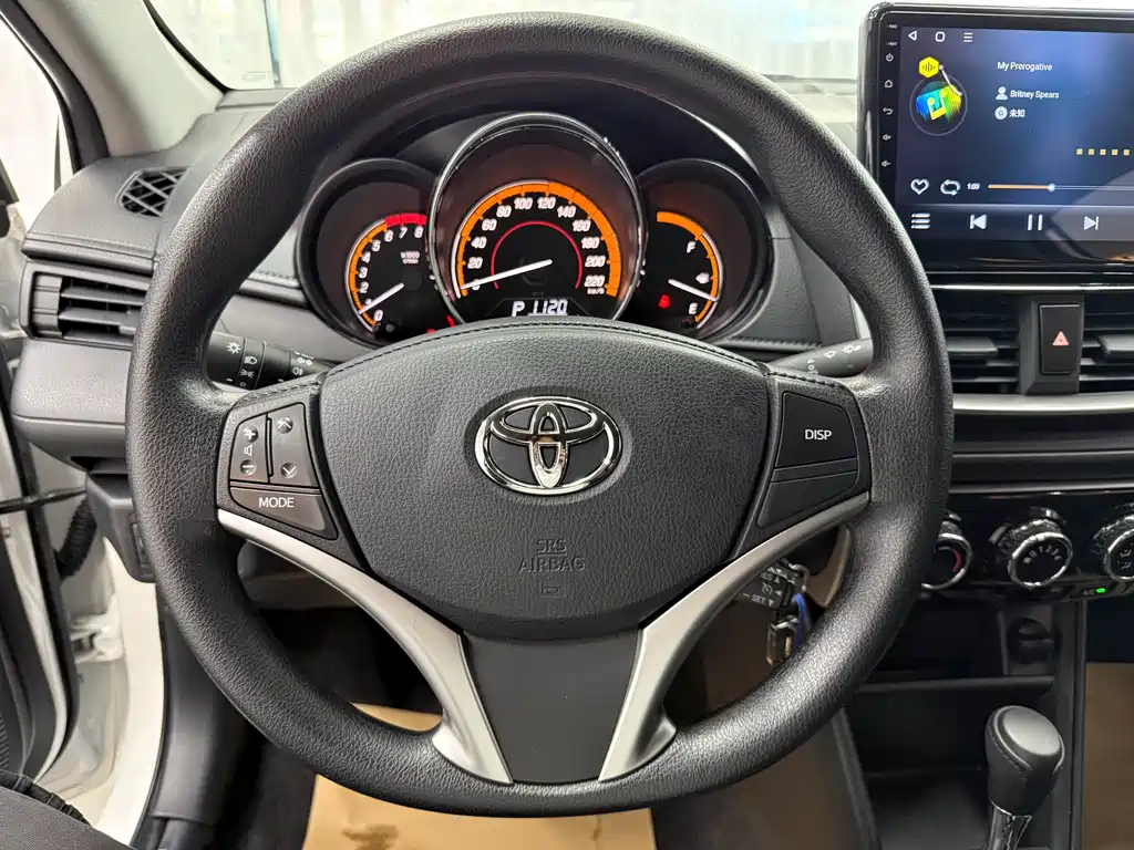 Toyota Yaris L - фото 14