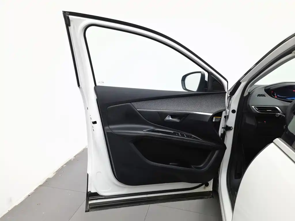 Peugeot 4008 — миниатюра 8