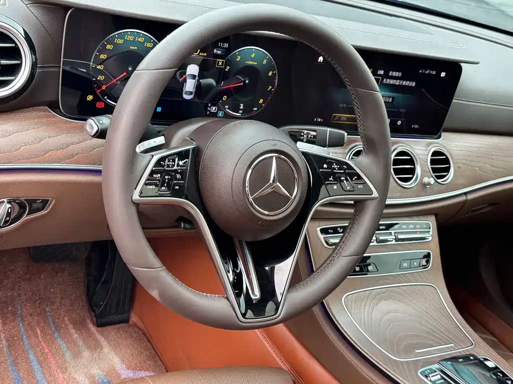 Mercedes-Benz E-Class — миниатюра 6