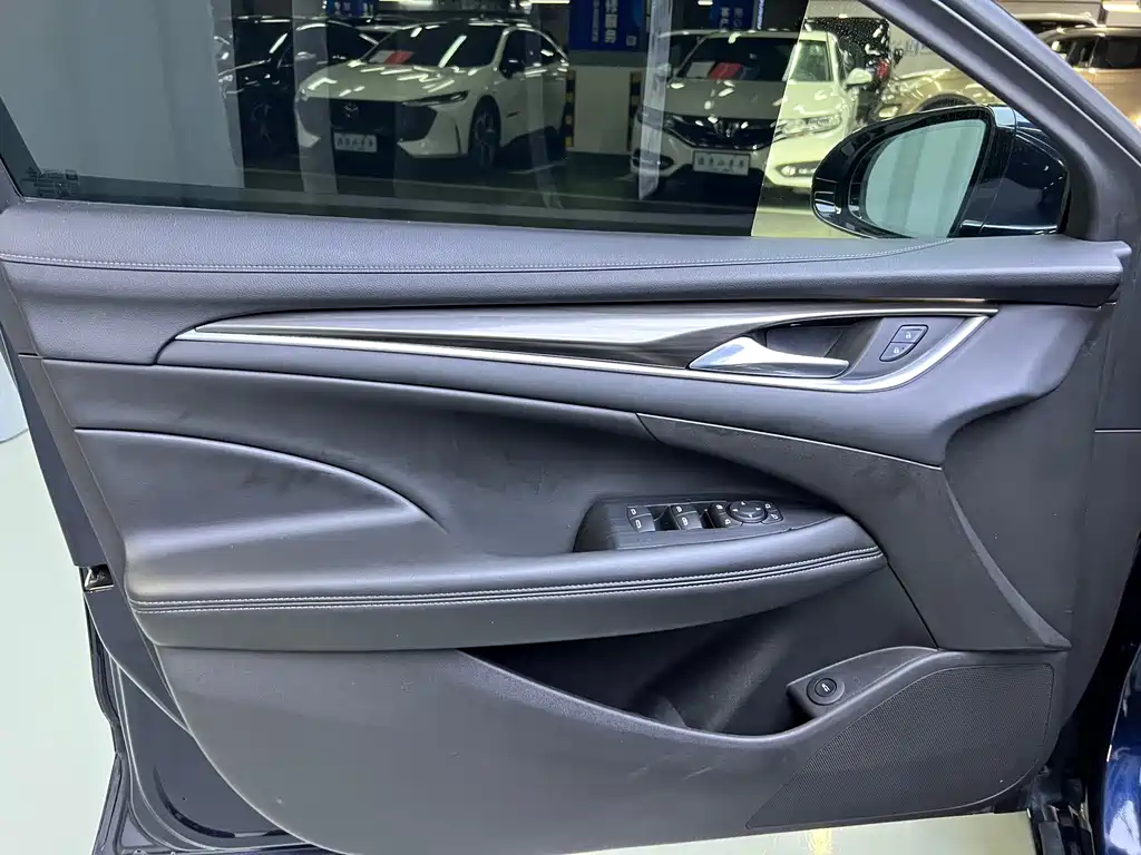 Buick LaCrosse — миниатюра 10