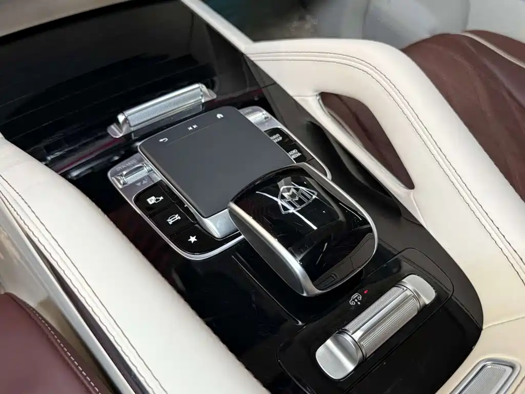 Mercedes-Benz GLS — миниатюра 13