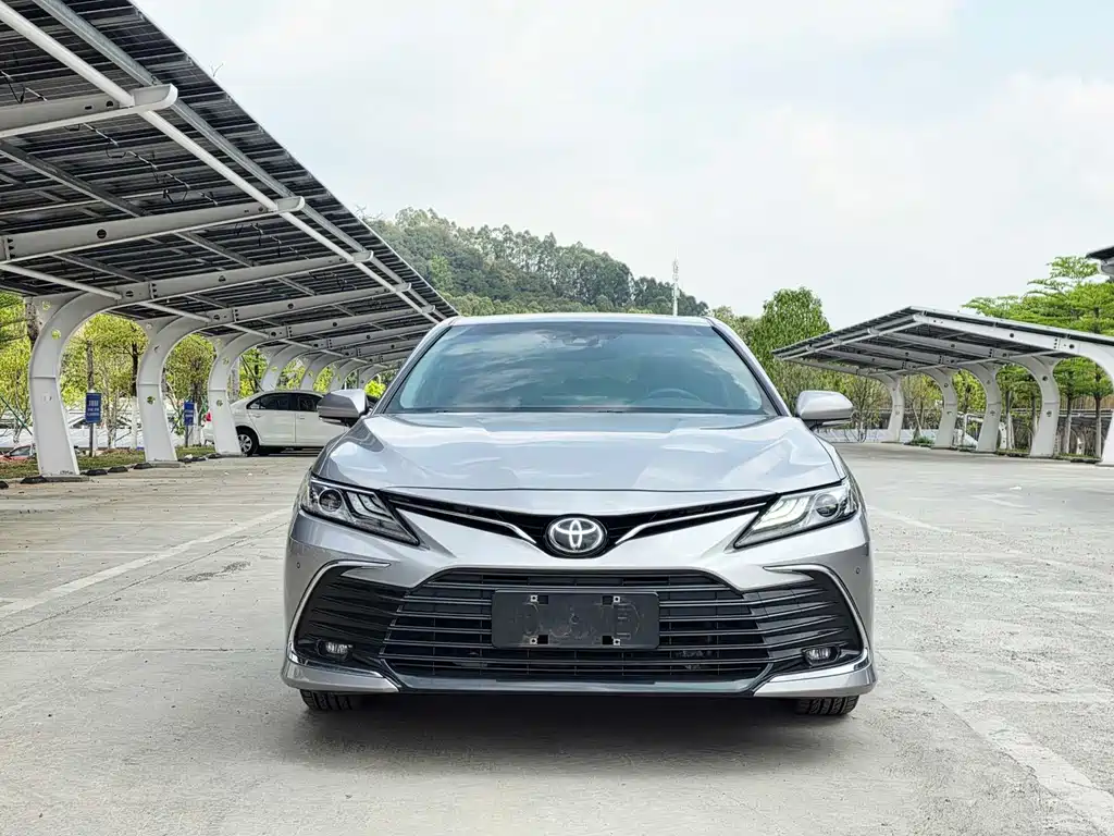 Toyota Camry — миниатюра 3