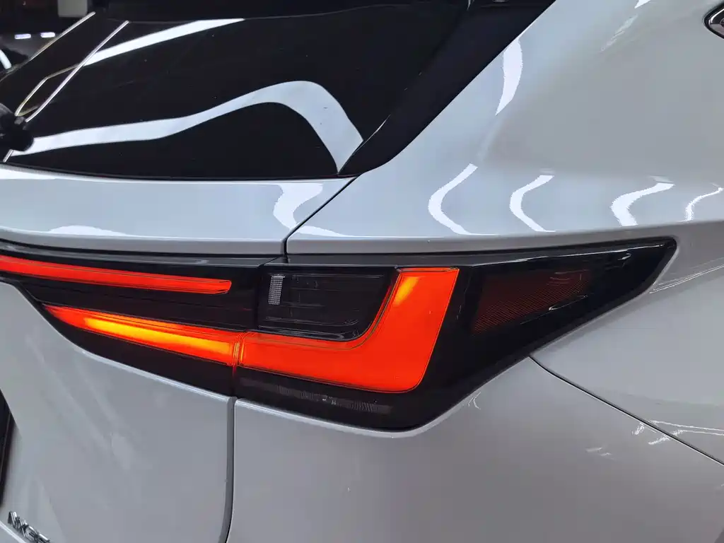 Lexus NX — миниатюра 35