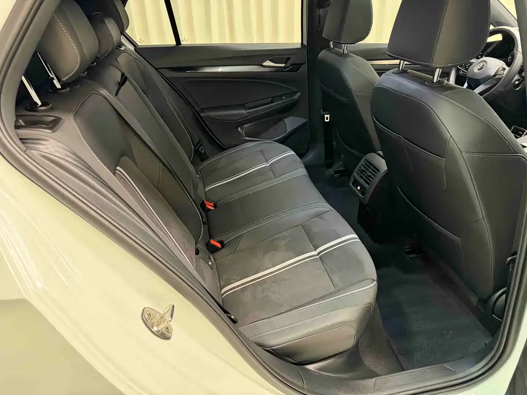Volkswagen Golf — миниатюра 15