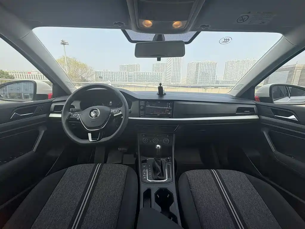 VOLKSWAGEN LAVIDA PURE ELECTRIC
