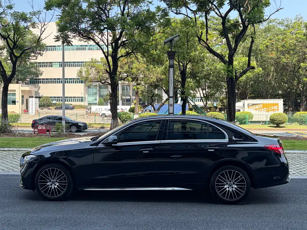 Mercedes-Benz C-Class — миниатюра 10