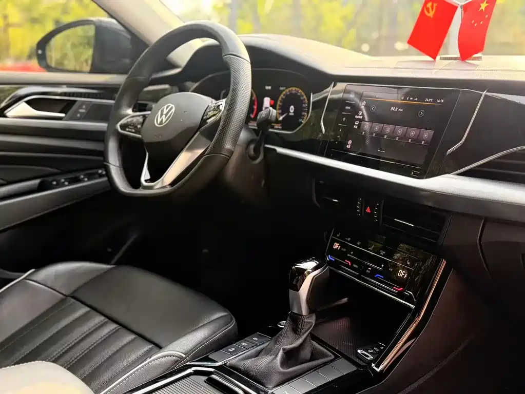Volkswagen Passat 2023 330TSI Elite