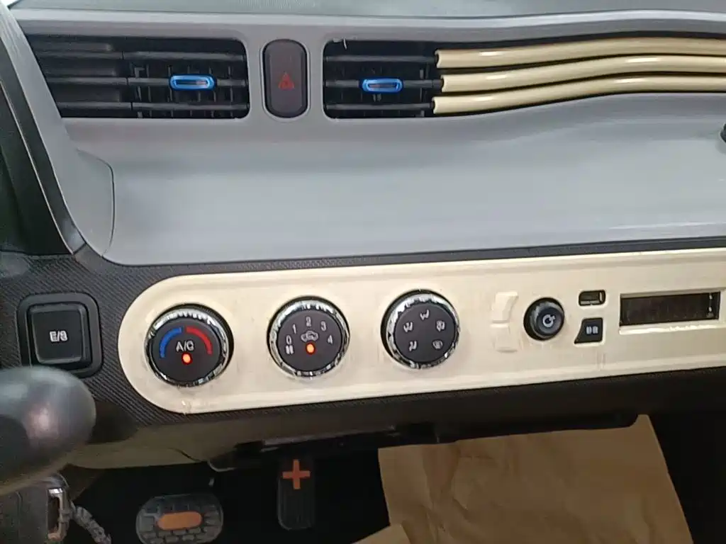 Wuling MINIEV — миниатюра 13