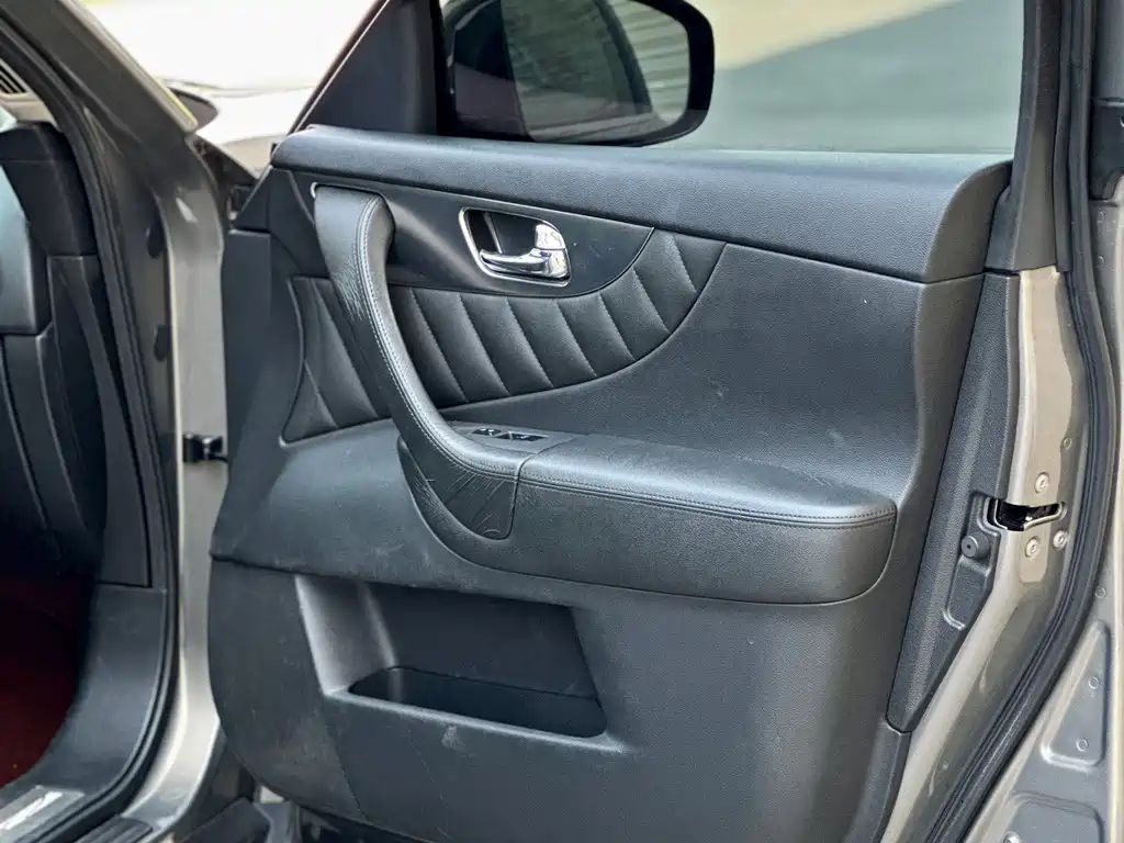 Infiniti FX — миниатюра 46
