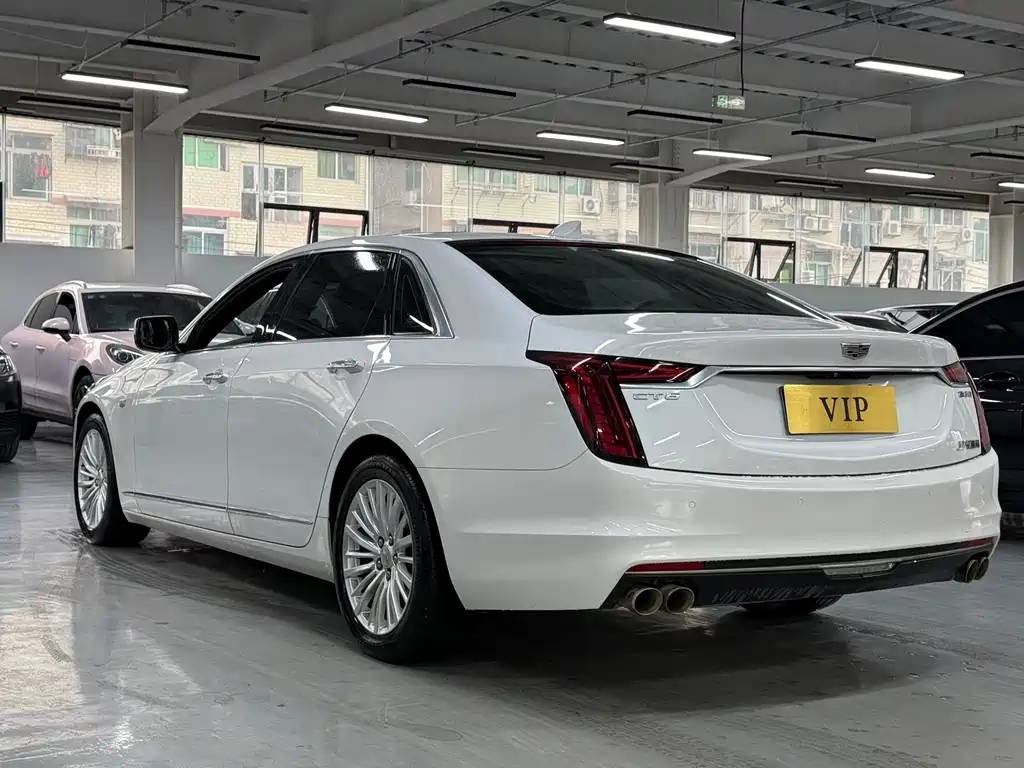 CADILLAC CT6