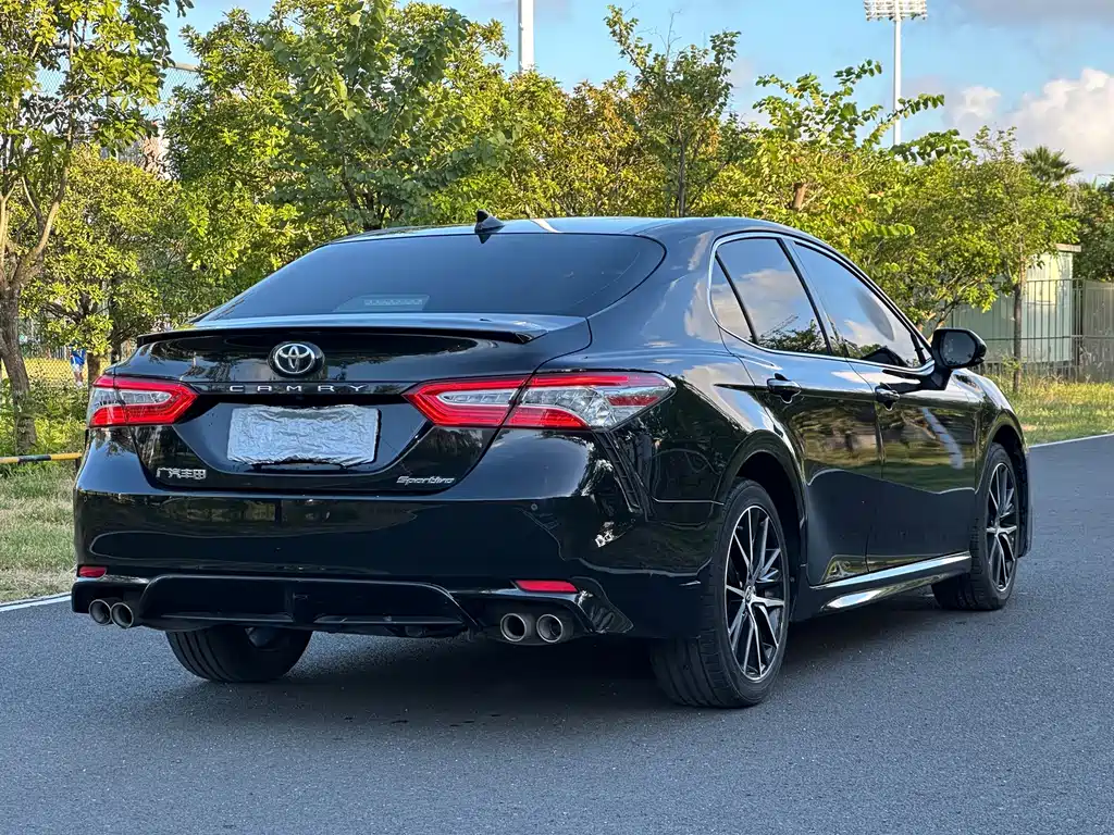 Toyota Camry — миниатюра 6