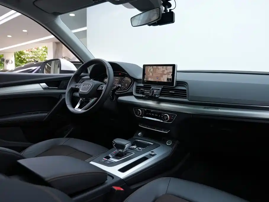 Audi Q5L — миниатюра 9