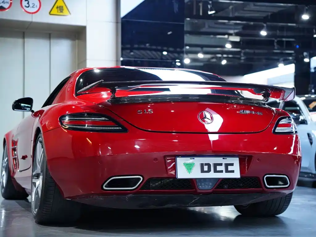 Mercedes-Benz SLS AMG — миниатюра 8