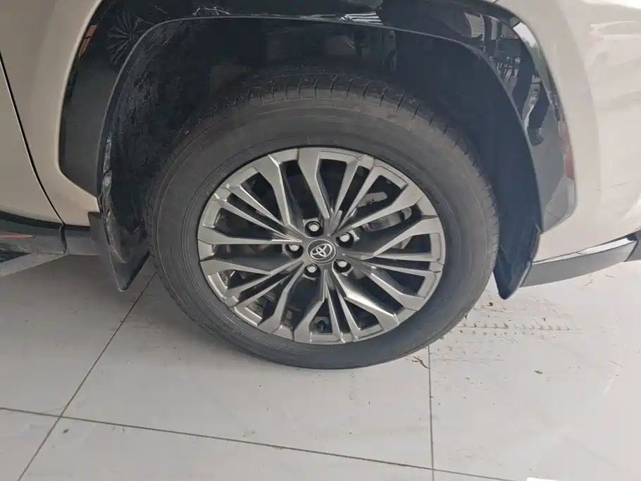 Toyota Wildlander — миниатюра 6