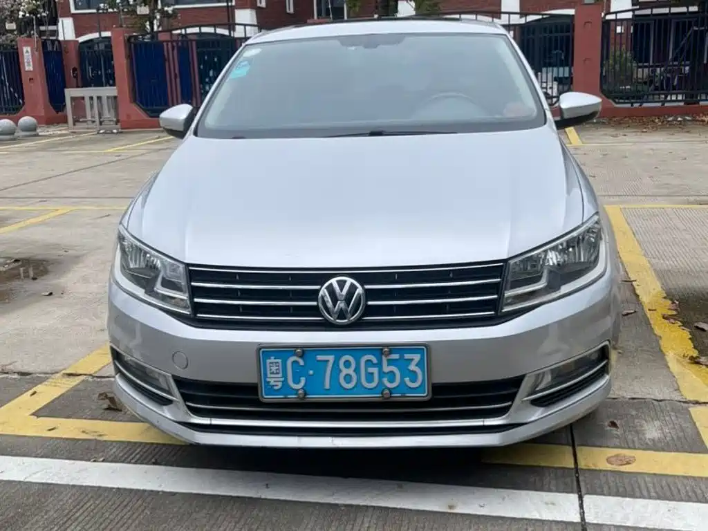 Volkswagen Santana — миниатюра 2