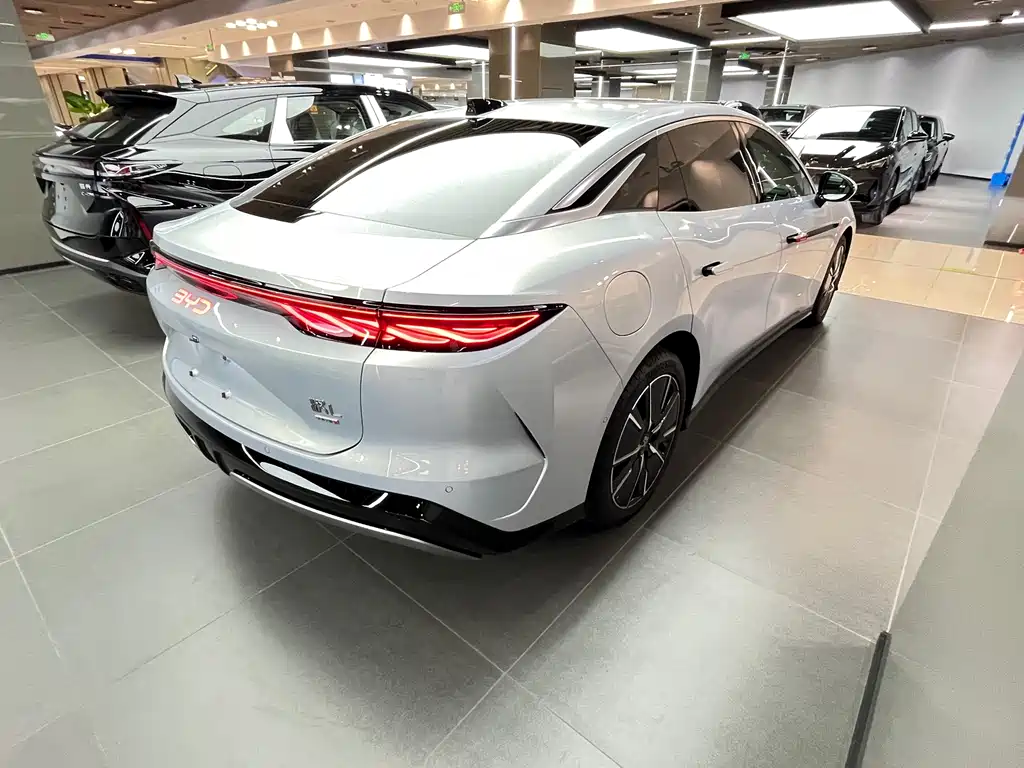 BYD Хань Ли — миниатюра 13