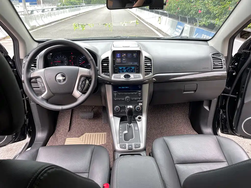 Chevrolet Captiva 2014 2.4L Flagship 7 мест