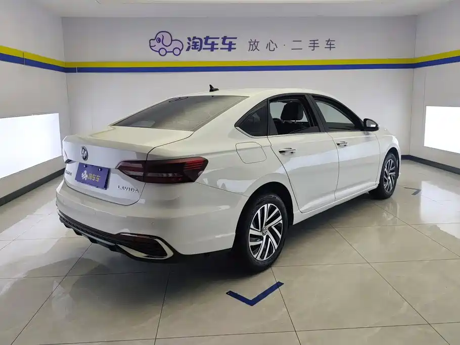 Volkswagen Lavida — миниатюра 3