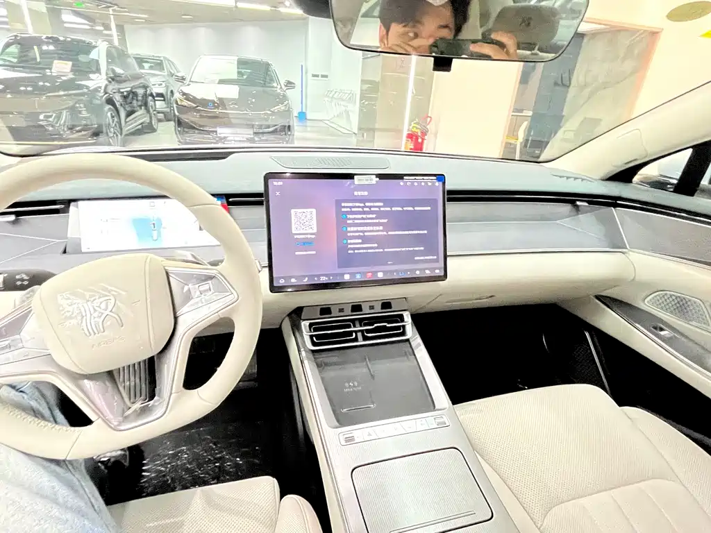 BYD Хань Ли — миниатюра 6