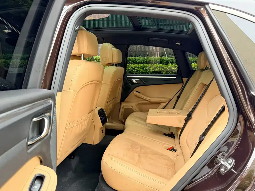 Porsche Macan — миниатюра 9